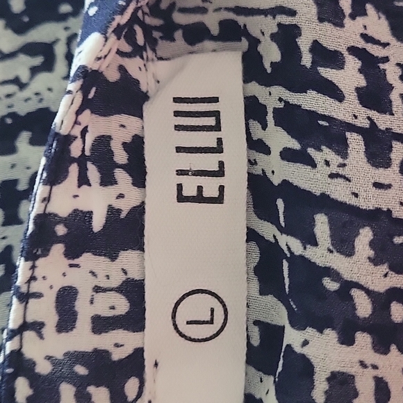 Ellui Button-Up Top - Picture 3 of 4